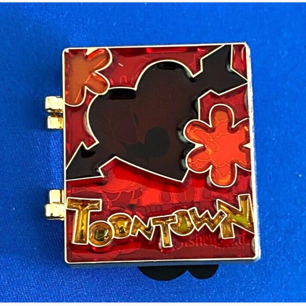 DISNEY CE LE Stained Glass TOONTOWN MINNIE MOUSE & HER HOUSE Pin & freebie